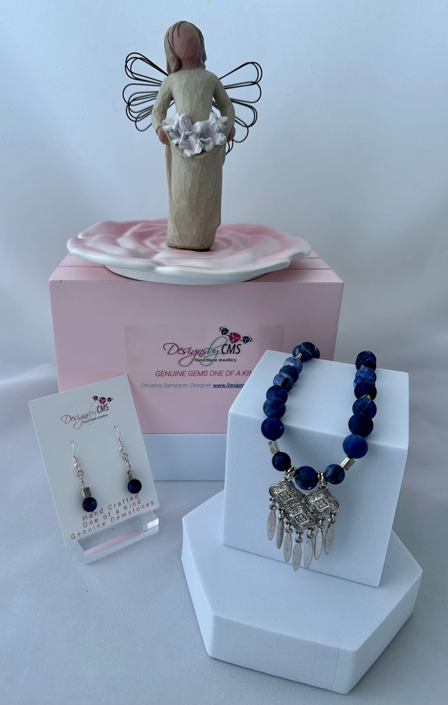 A DELICATE TAPESTRY OF BEAUTY