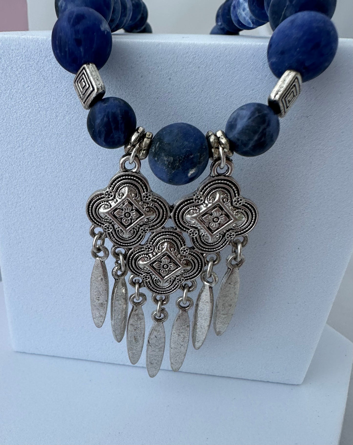 A DELICATE TAPESTRY OF BEAUTY