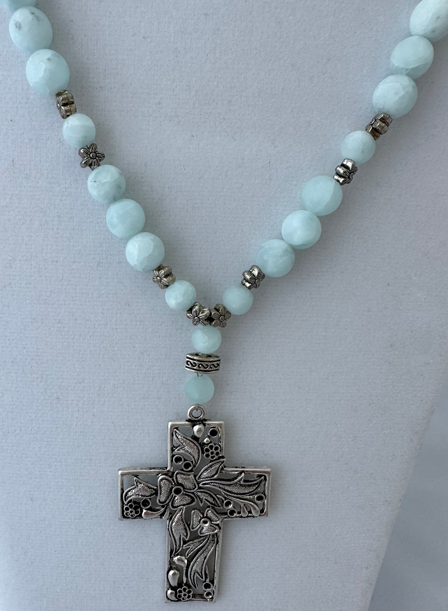 THE RADIANCE OF CELESTIAL MORGANITE GEMSTONES